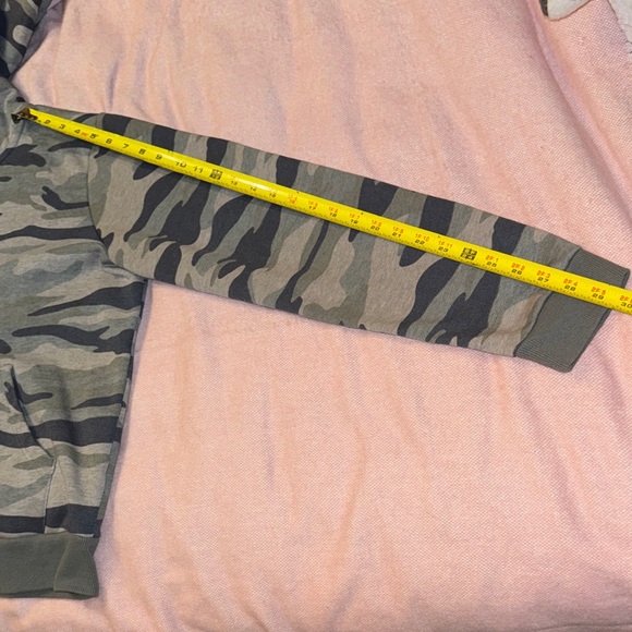 Camouflage Zip-Up Hoodie - Picture 8 of 8